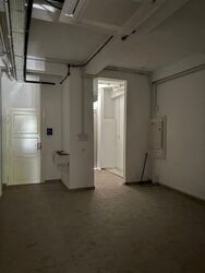 Rowell Road (D8), Retail #575438431